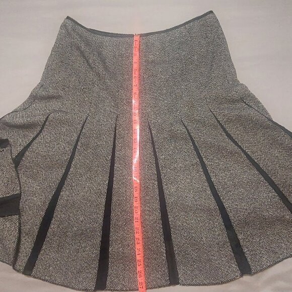 FOCUS 2000 FLAIR WOOL SKIRT - Picture 2 of 5